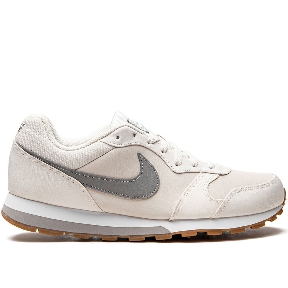 BNIB Nike MD Runner 2 SE low-top sneakers size 7
